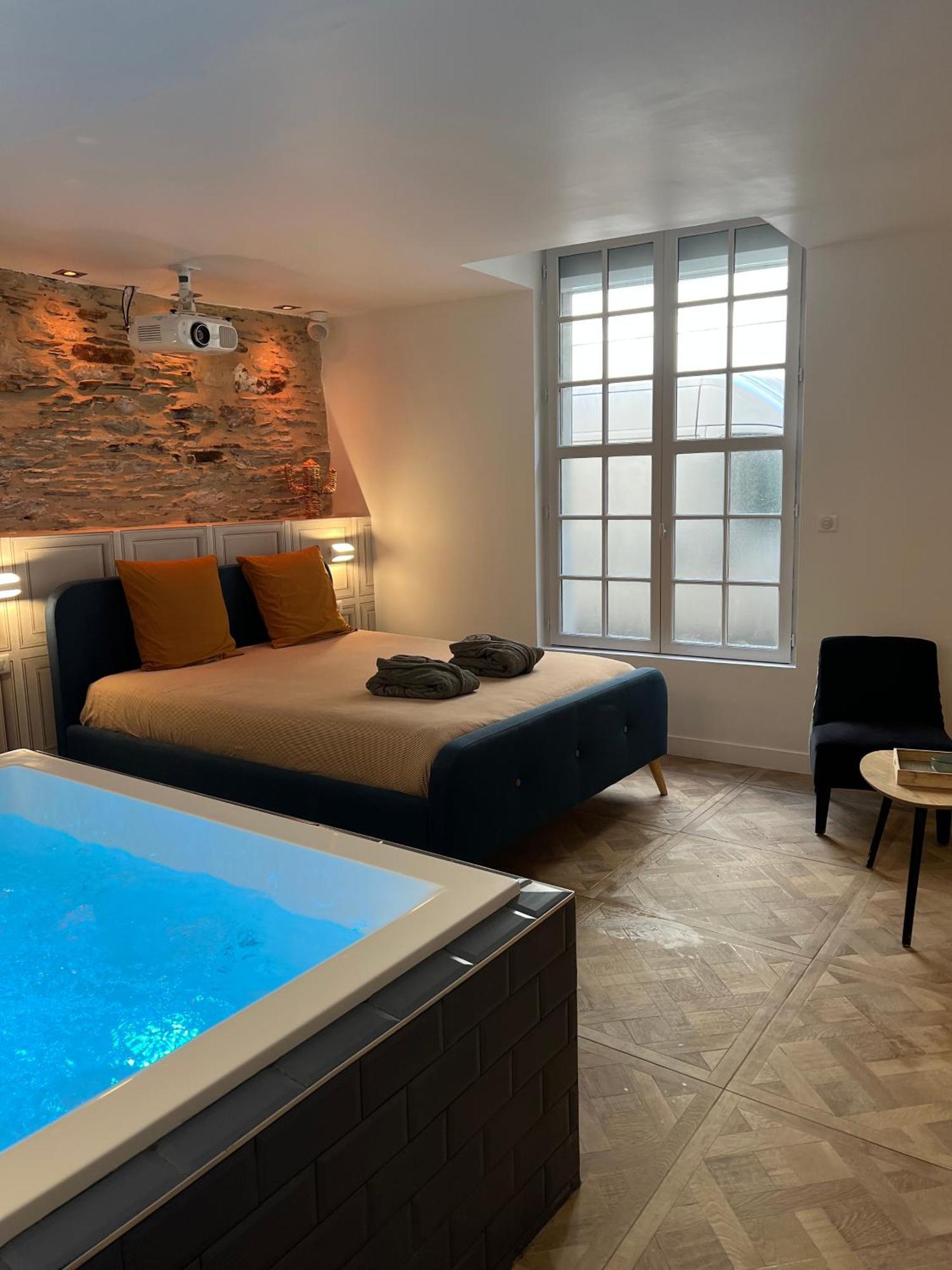 Appartement Avec Jacuzzi Sauna & Home Cinema - Nid D'Angers Exterior photo
