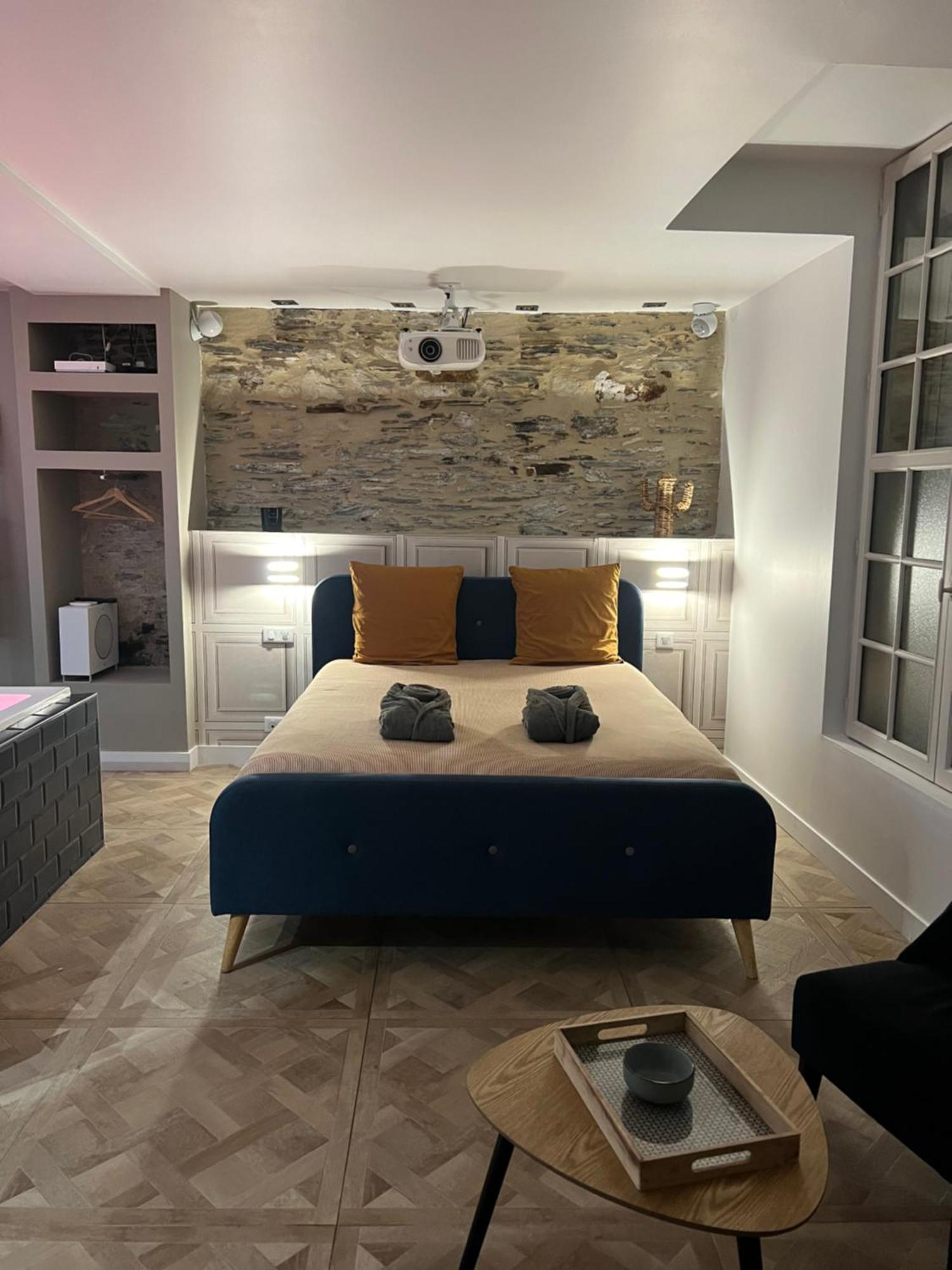 Appartement Avec Jacuzzi Sauna & Home Cinema - Nid D'Angers Exterior photo