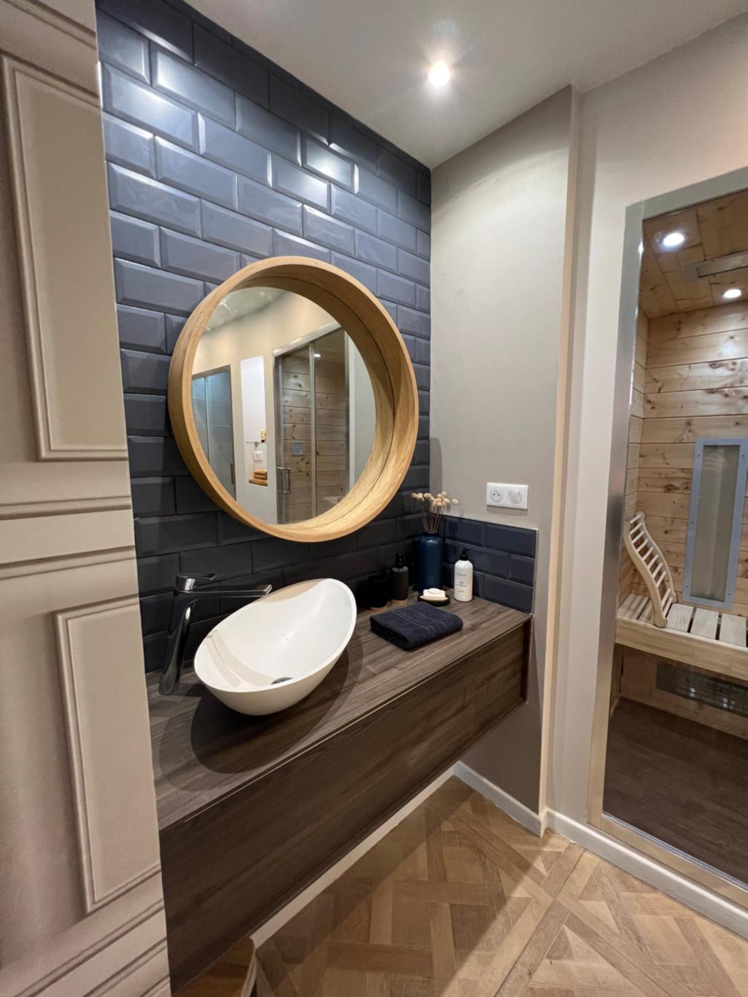Appartement Avec Jacuzzi Sauna & Home Cinema - Nid D'Angers Exterior photo