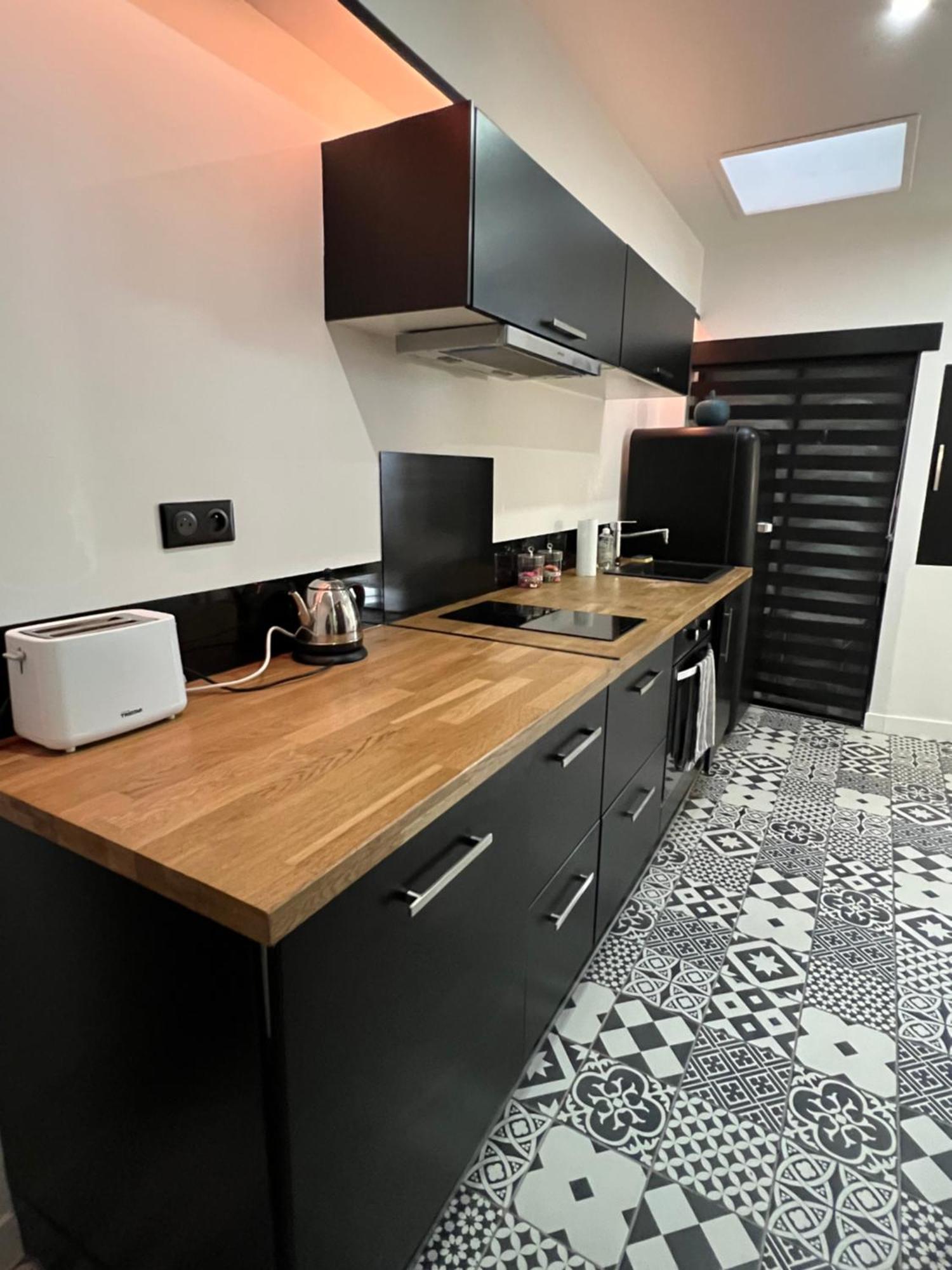 Appartement Avec Jacuzzi Sauna & Home Cinema - Nid D'Angers Exterior photo