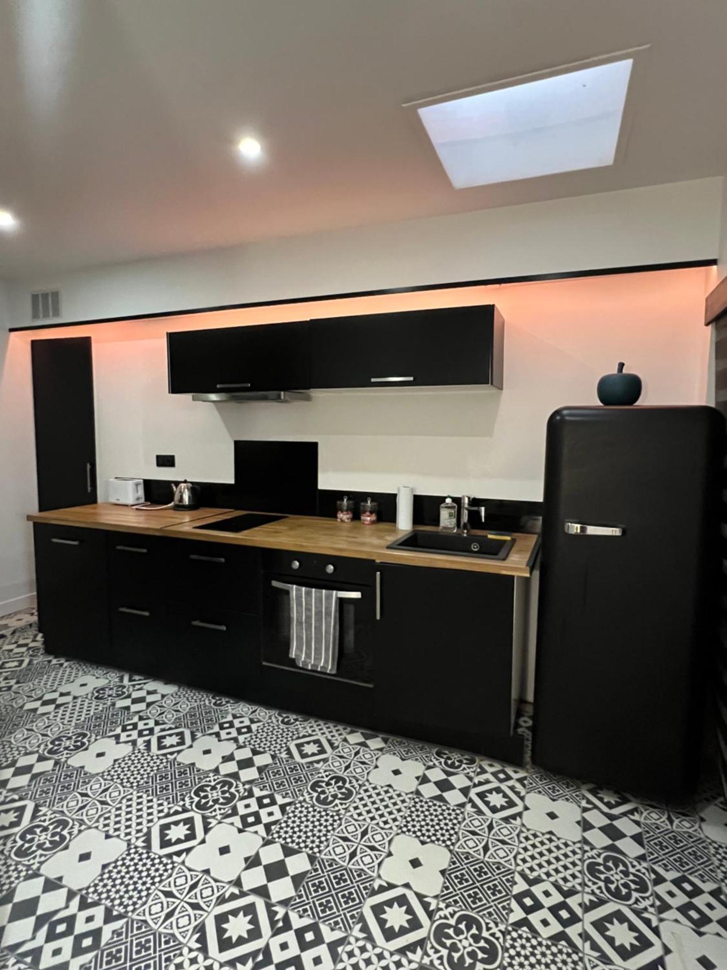 Appartement Avec Jacuzzi Sauna & Home Cinema - Nid D'Angers Exterior photo