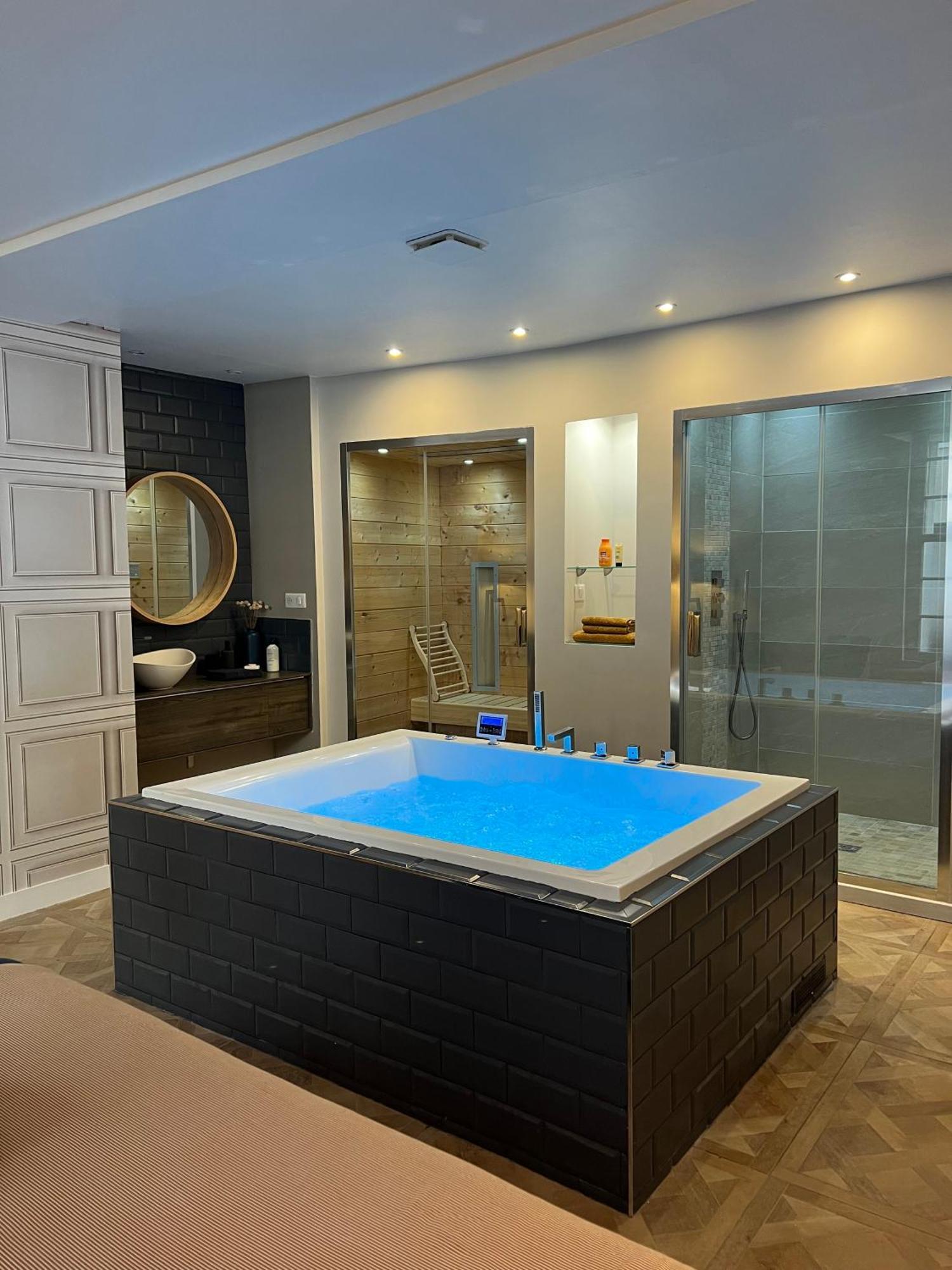 Appartement Avec Jacuzzi Sauna & Home Cinema - Nid D'Angers Exterior photo